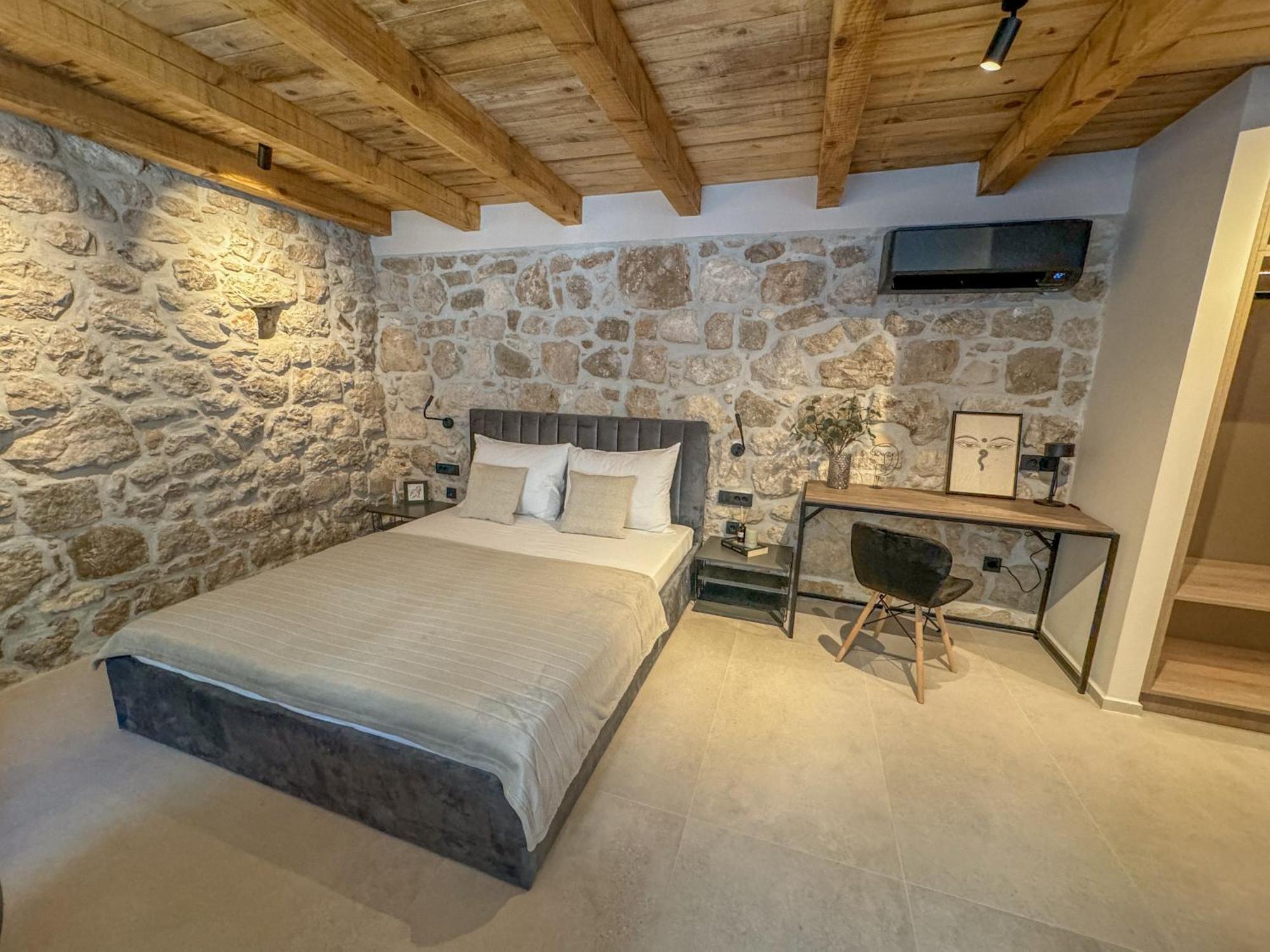 Rocky Heaven Apartment